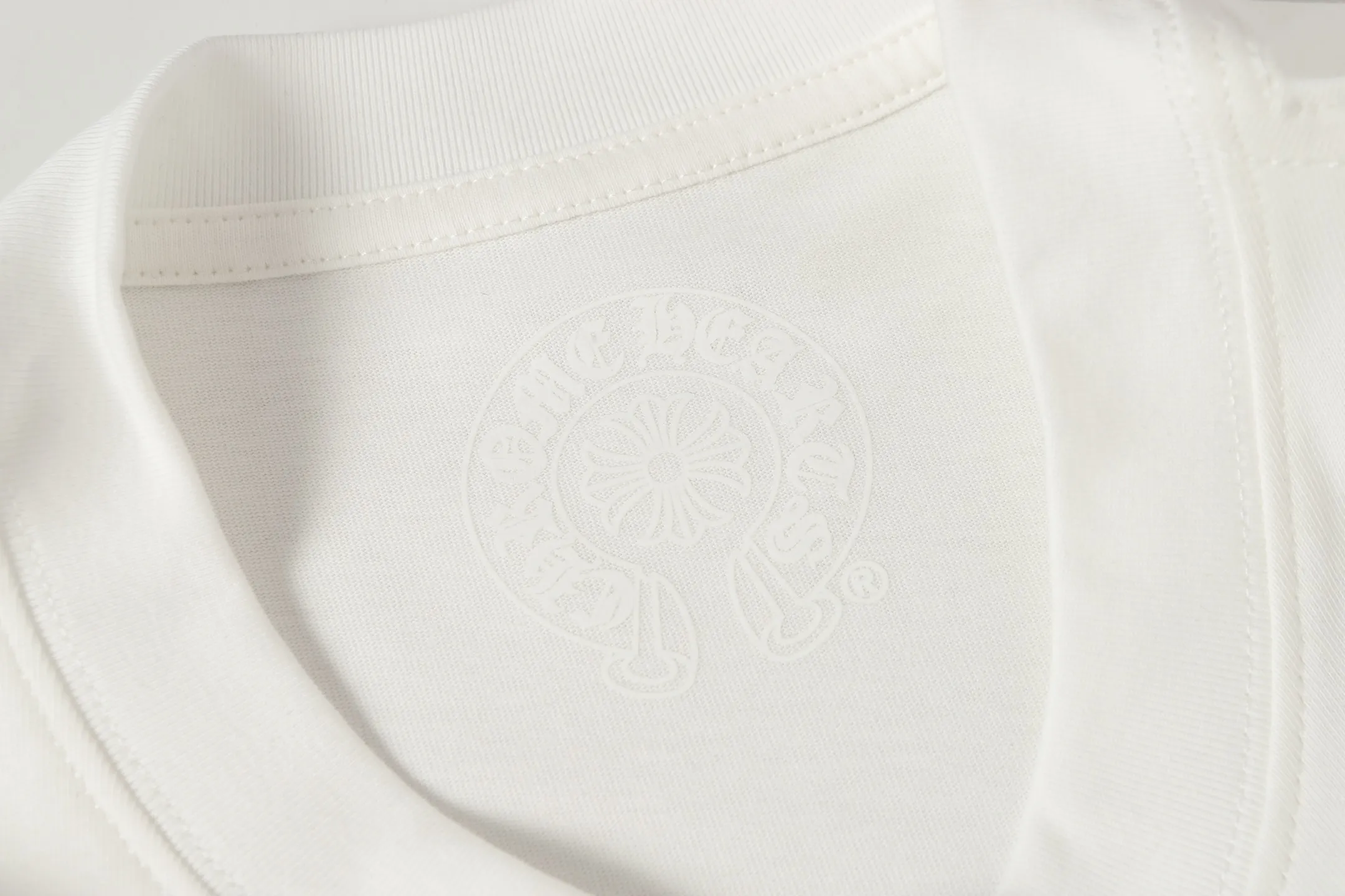 P160 -Chrome Hearts/Chrome Hearts 23ss color cross✝️Sanskrit letter printed short-sleeved T-shirt -High weight, high density and high quality. The wool is soft, delicate and skin-friendly. It feels soft and silky. It has excellent warmth and skin-friendly properties.